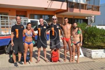  Cristo Cárdenes e Iria Otero, vencedores de la XVI Travesía a Nado de Salinetas (Foto TA)